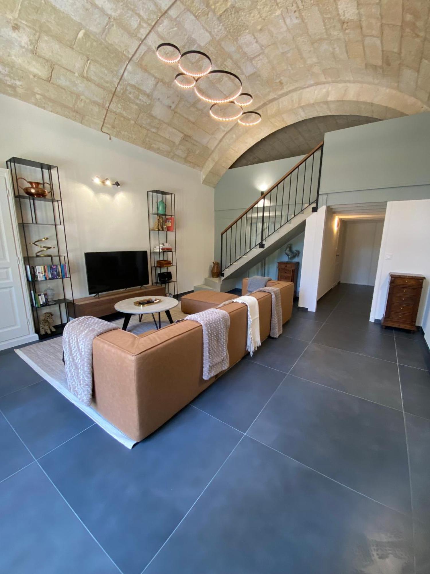 Appartement Avec Piscine Privee Dans Residence Pour 6 Personnes Uzes Exterior photo