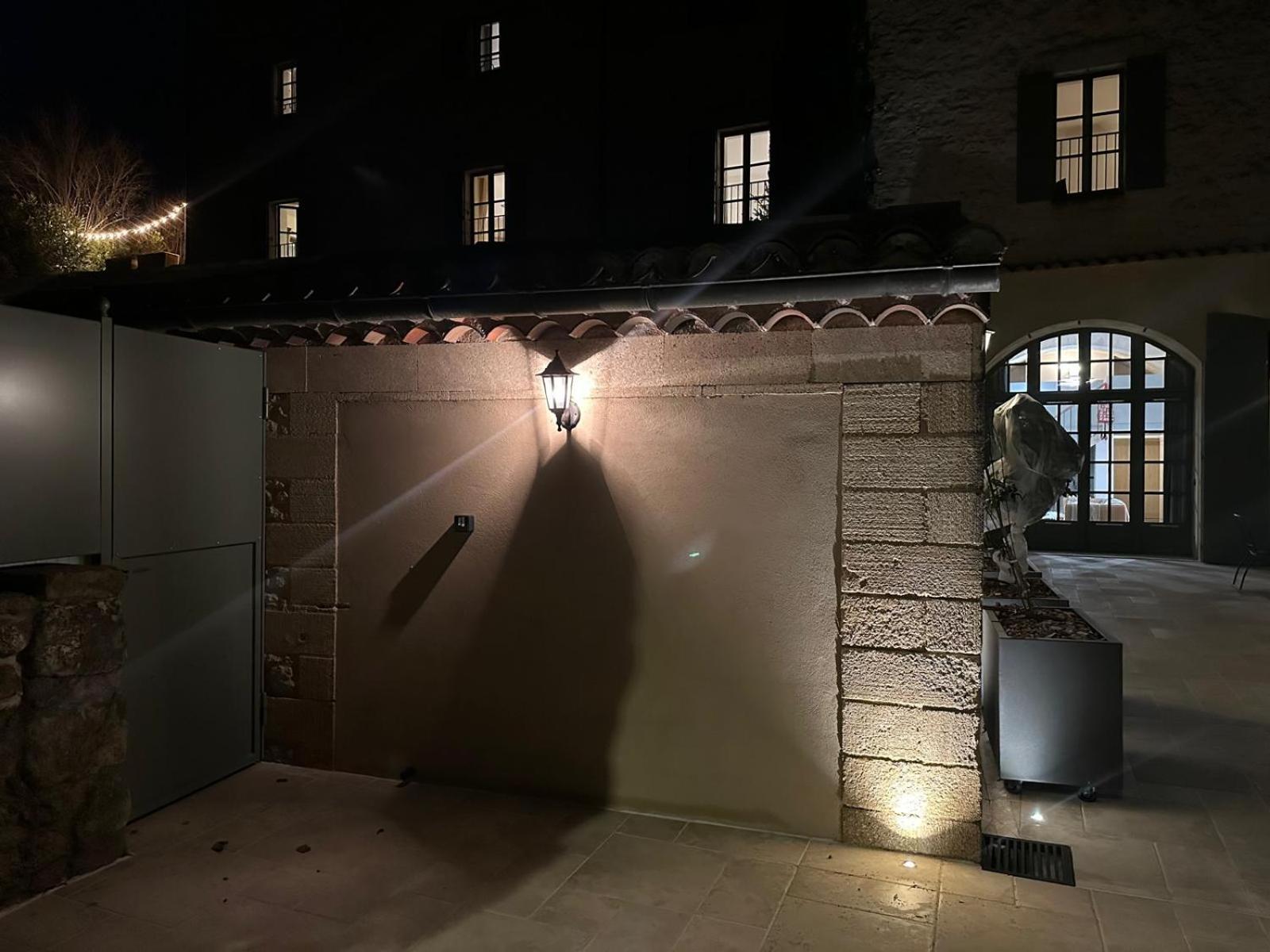 Appartement Avec Piscine Privee Dans Residence Pour 6 Personnes Uzes Exterior photo