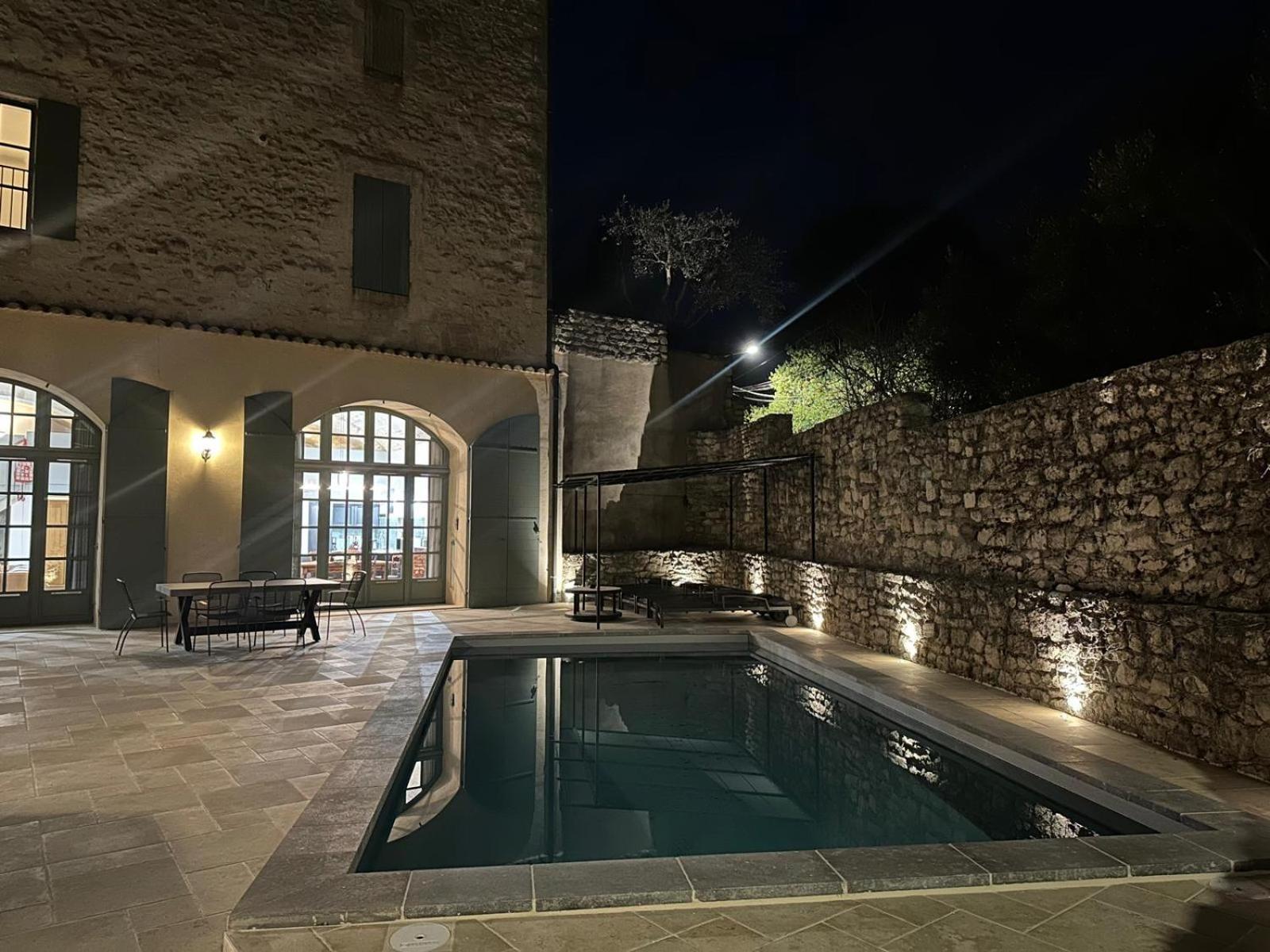 Appartement Avec Piscine Privee Dans Residence Pour 6 Personnes Uzes Exterior photo